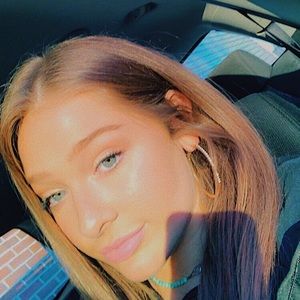 Meet your Posher, Vallie